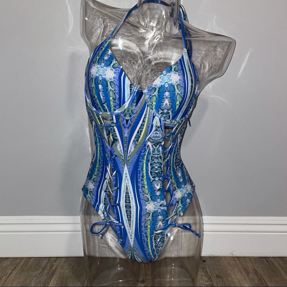 ONE PIECE SWIMSUIT